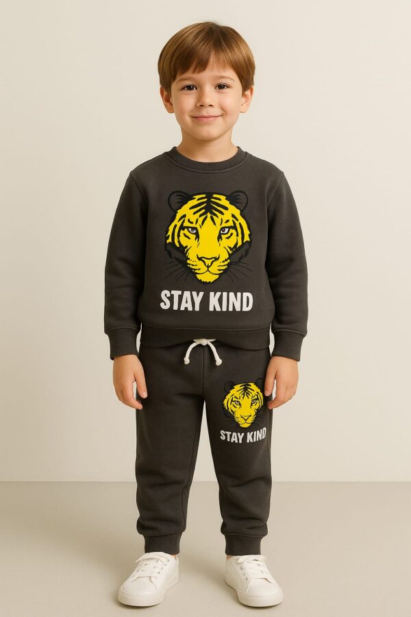 https://kidscloset.pk/wp-content/uploads/2026/07/WhatsApp-Image-2026-07-26-at-8.00.38-PM.jpeg